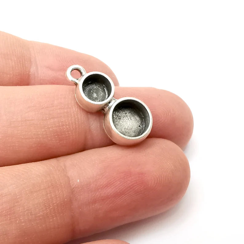 2 Round Charms Blanks, Resin Bezel Bases, Mosaic Mountings, Dry flower Frame, Polymer Clay base, Antique Silver Plated (8 and 6mm) G34171