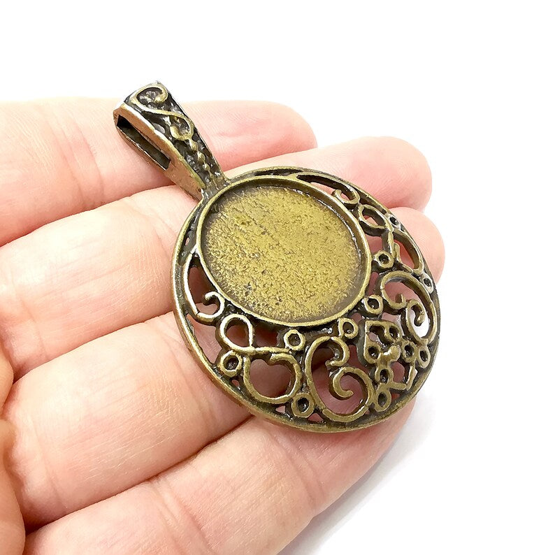 Round Filigree Pendant Blank Bezel Setting Resin Blank Antique Bronze Plated Pendant (24mm) G34266