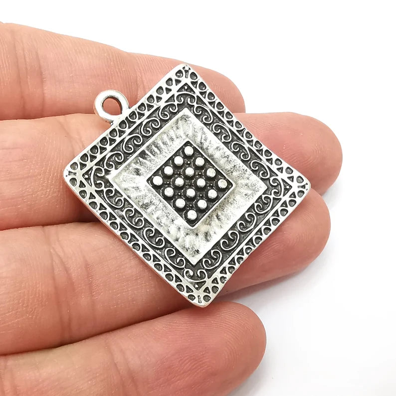 Silver Charms, Antique Silver Plated (38x33mm) G34206