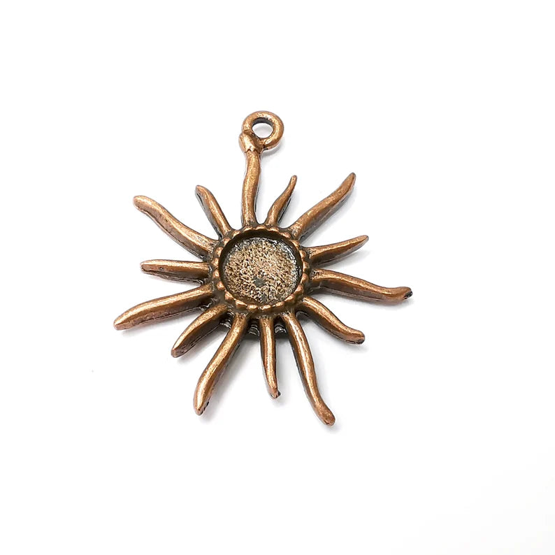 Sun Pendant Blanks Round, Resin Bezel Bases, Mosaic Mountings, Dry flower Frame, Polymer Clay base, Antique Copper Plated (10mm) G34268