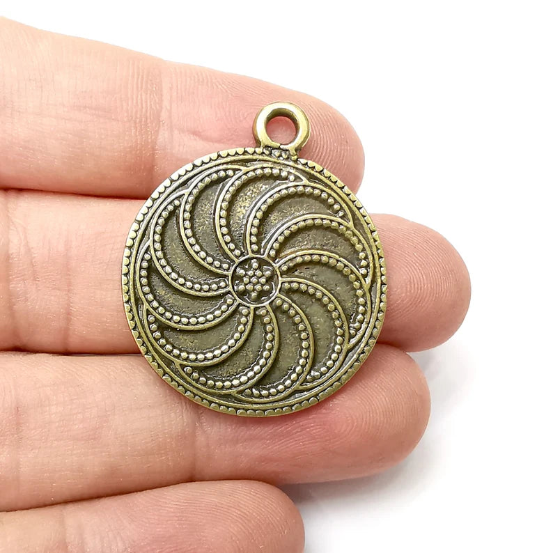 Big Round Circle Jewelry Findings Antique Bronze Plated Organic Shape  Pendant (69mm) G34016