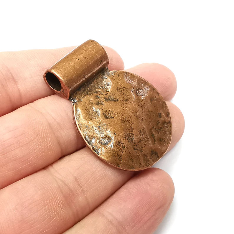 Hammered Disc Pendant, Antique Copper Plated Pendant (44x33mm) G34301