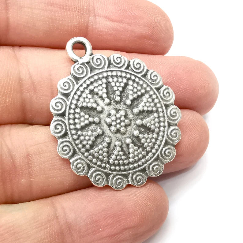 Star Round Charms, Antique Silver Plated (39x33mm) G34309