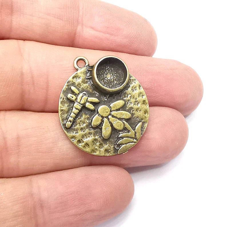 Dragonfly Flower Daisy Hammered Charms Blank Resin Bezel Mounting Cabochon Base Setting Antique Bronze Plated (8mm Blank) G34340