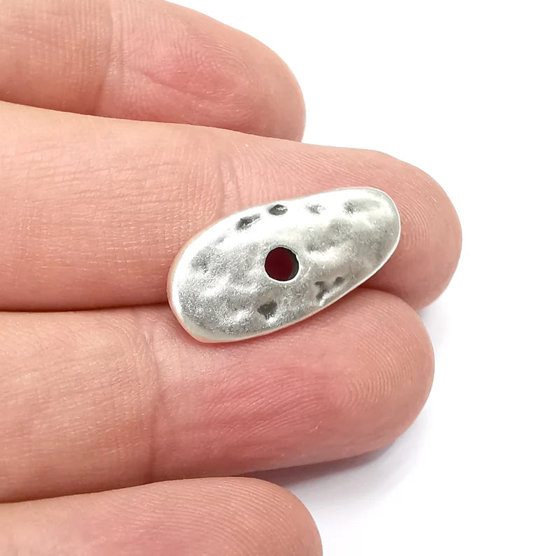 Hammered Oval Disc, Middle Hole Charms, Antique Silver Plated Charms (24x12mm) G34441