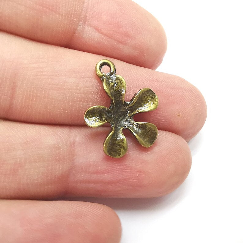2 Flower, Leaf Charms, Antique Bronze Plated (22x18mm) G34454