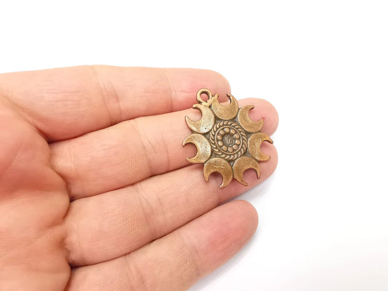 Moon, Crescent Charms Pendant , Antique Copper Plated (37x32mm) G34395