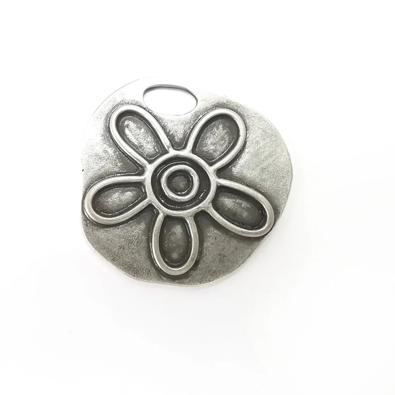 Flower Charms, Daisy Charms, Antique Silver Plated Pendant (36mm) G34417