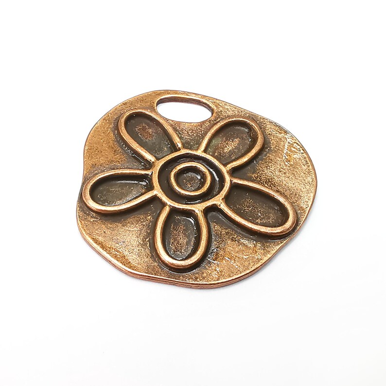Flower Charms, Daisy Charms, Antique Copper Plated Pendant (36mm) G34456