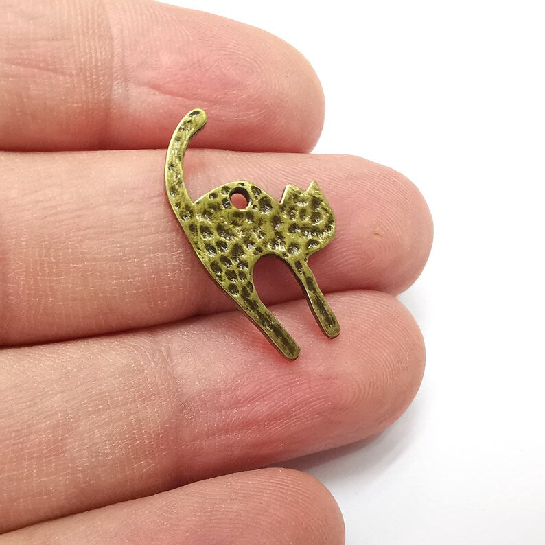 5 Cat Charms Antique Bronze Plated Charms (26x17mm) G34460