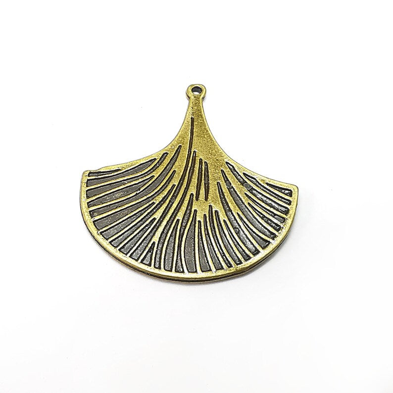 Ginko, Leaf Charms, Antique Bronze Plated (35x32mm) G34462