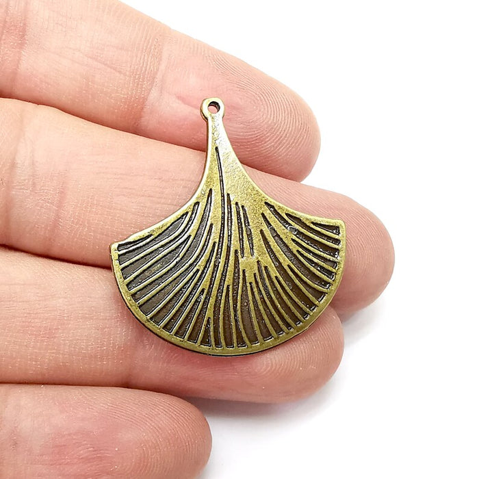 Ginko, Leaf Charms, Antique Bronze Plated (35x32mm) G34462