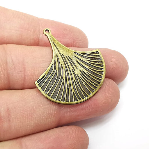 Ginko, Leaf Charms, Antique Bronze Plated (35x32mm) G34462