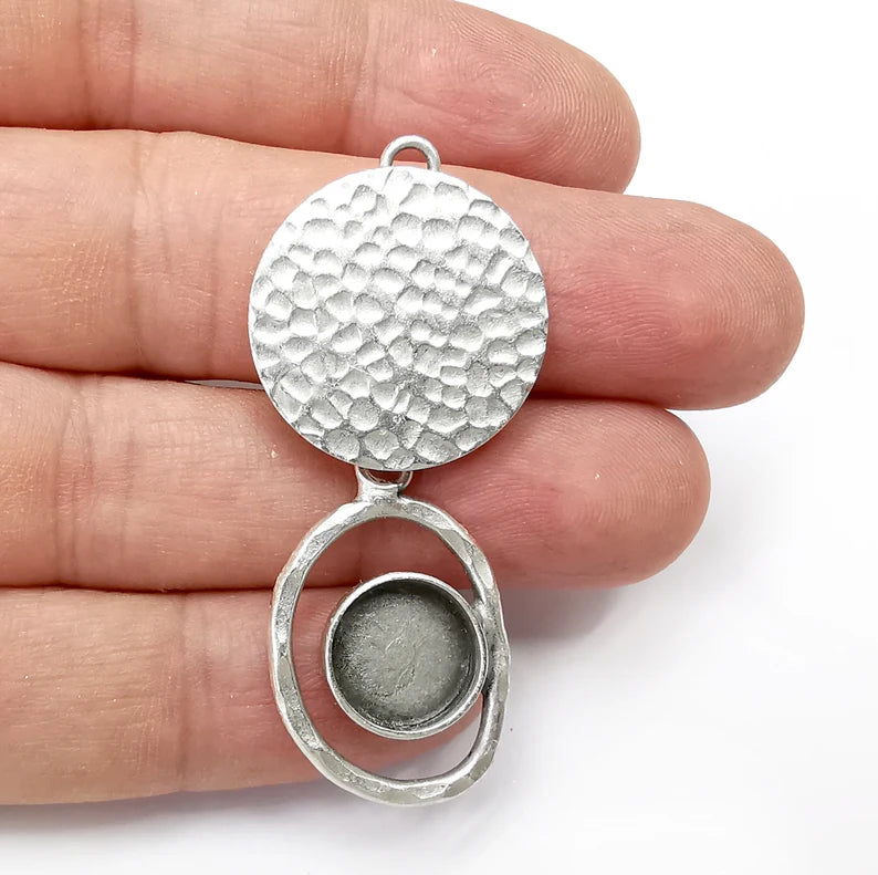 Hammered Disc pendant base setting bezel blank Antique silver plated brass pendant (56mm) (12mm blank) G34510