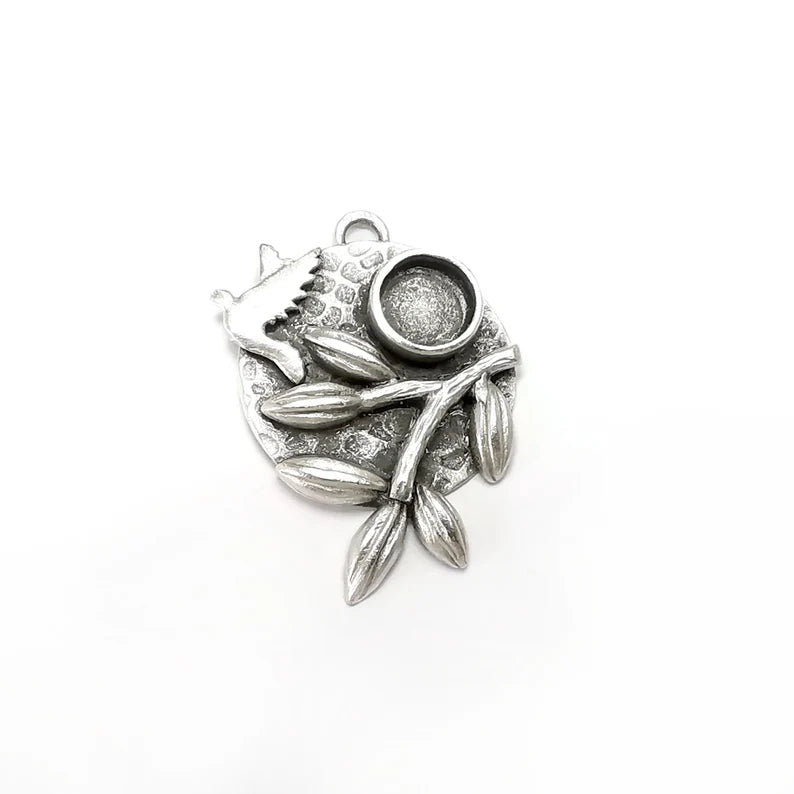 Bird Charms, Branch Charms Blank Resin Bezel Mounting Cabochon Base Setting Antique Silver Plated Brass (8mm Blank) G34495