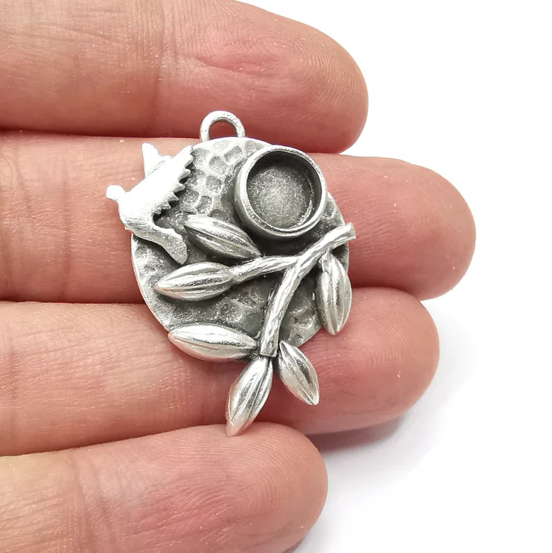 Bird Charms, Branch Charms Blank Resin Bezel Mounting Cabochon Base Setting Antique Silver Plated Brass (8mm Blank) G34495