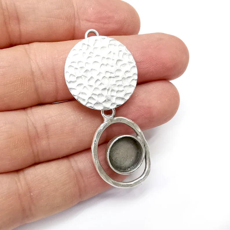 Hammered Disc pendant base setting bezel blank Antique silver plated brass pendant (56mm) (12mm blank) G34510