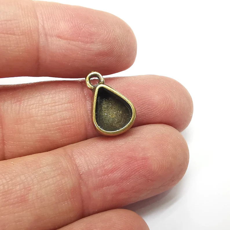 5 Drop Pendant Blanks, Resin Bezel Bases, Mosaic Mountings, Dry flower Frame, Polymer Clay base, Antique Bronze Plated (10x8mm) G34552