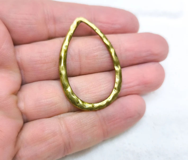 2 Hammered Drop Charms, Findings Antique Bronze Plated (45x30mm) G34622