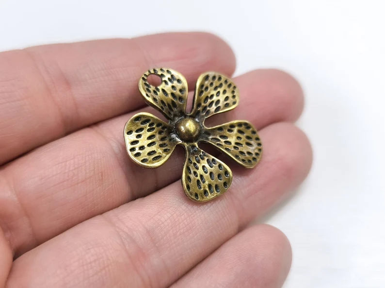 Flower Charms, Antique Bronze Plated Charms (31mm) G34626