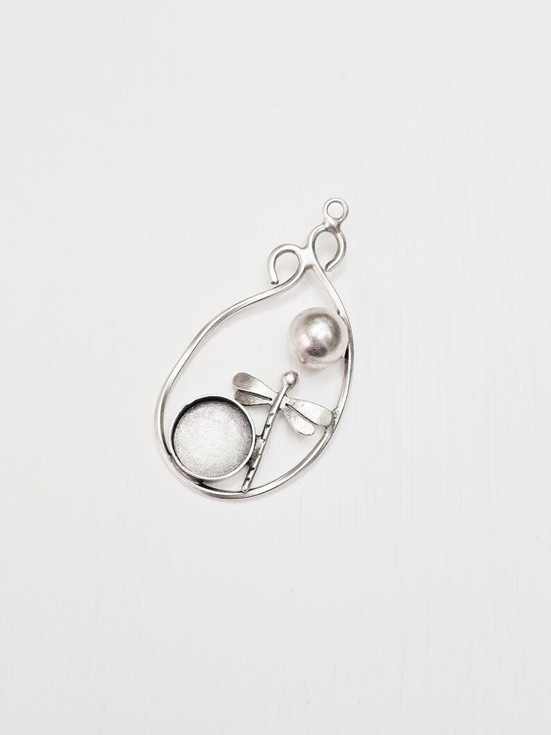 Dragonfly Ball Round Pendant Base Setting Bezel Blank Antique Silver Plated Brass Pendant (61mm) (14mm blank) G34628
