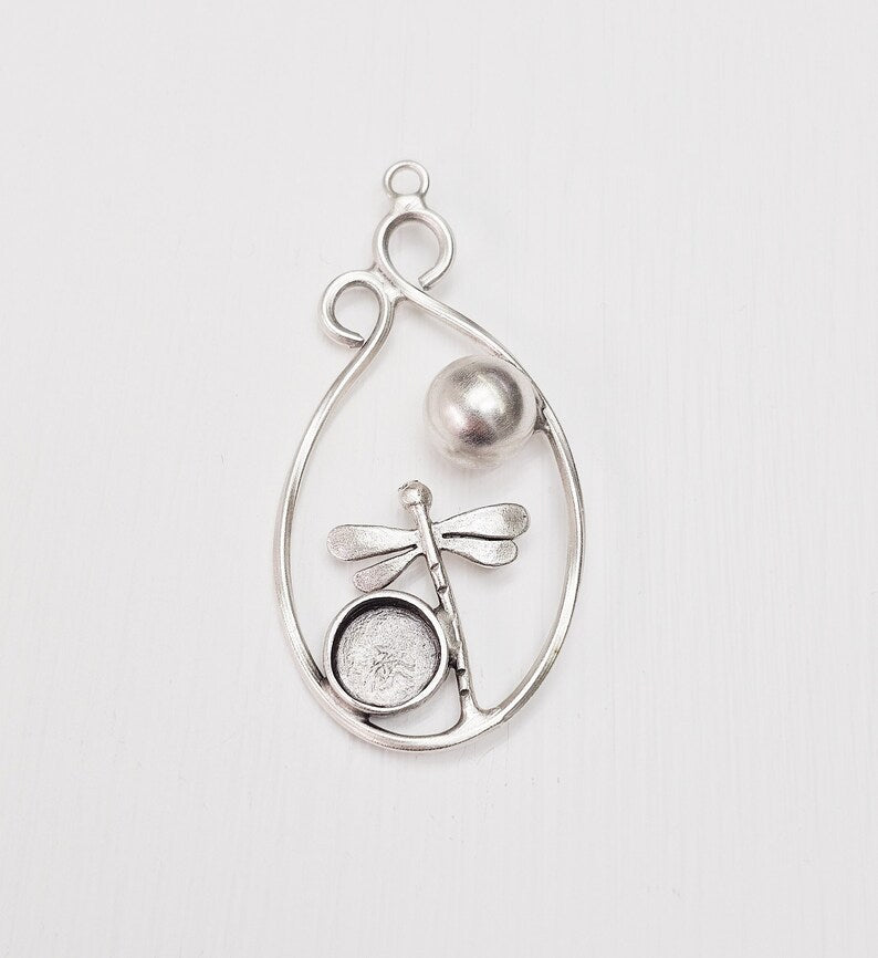 Dragonfly Ball Round Pendant Base Setting Bezel Blank Antique Silver Plated Brass Pendant (61mm) (12mm blank) G34635