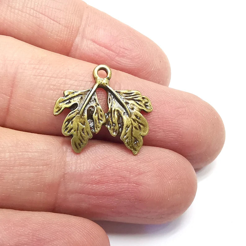5 Leaf Charms, Antique Bronze Plated Charms (21x19mm) G34653
