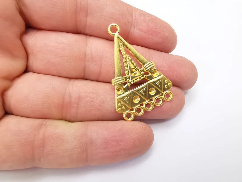 Triangle Charm, Gold Plated Charms (40x27mm) G34690