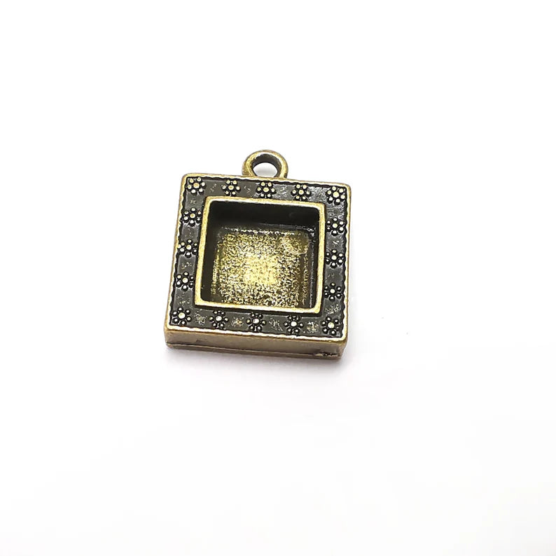Flower Square Pendant Blanks, Resin Bezel Bases, Mosaic Mountings, Dry flower Frame, Polymer Clay base, Antique Bronze Plated (10mm) G34603