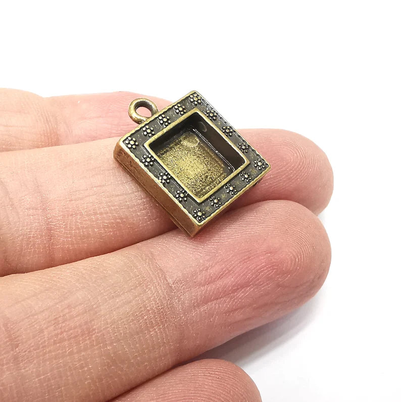 Flower Square Pendant Blanks, Resin Bezel Bases, Mosaic Mountings, Dry flower Frame, Polymer Clay base, Antique Bronze Plated (10mm) G34603