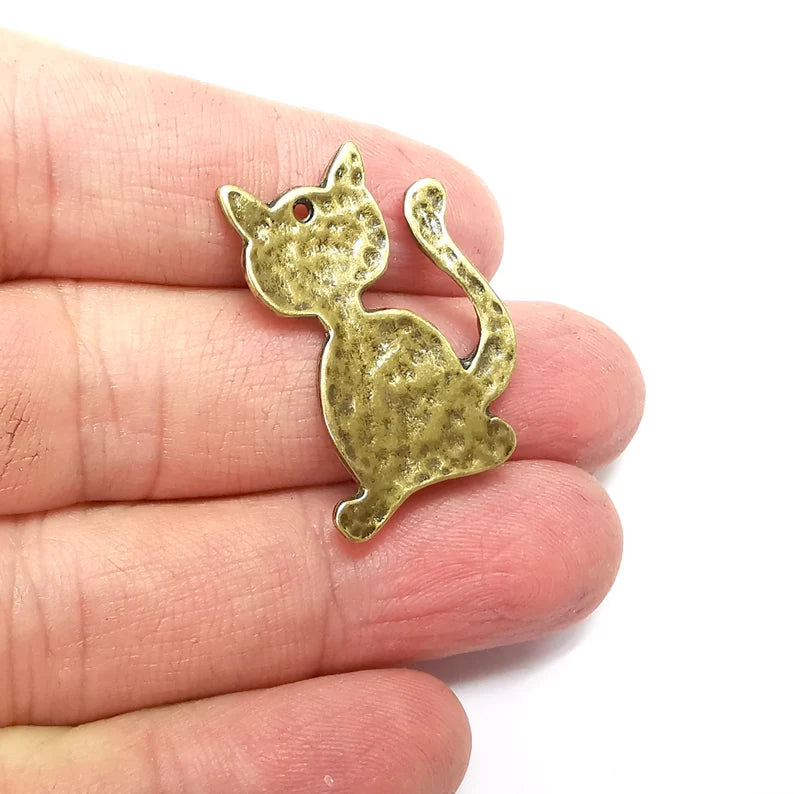 Cat Charms Antique Bronze Plated Charms (32x22mm) G34608