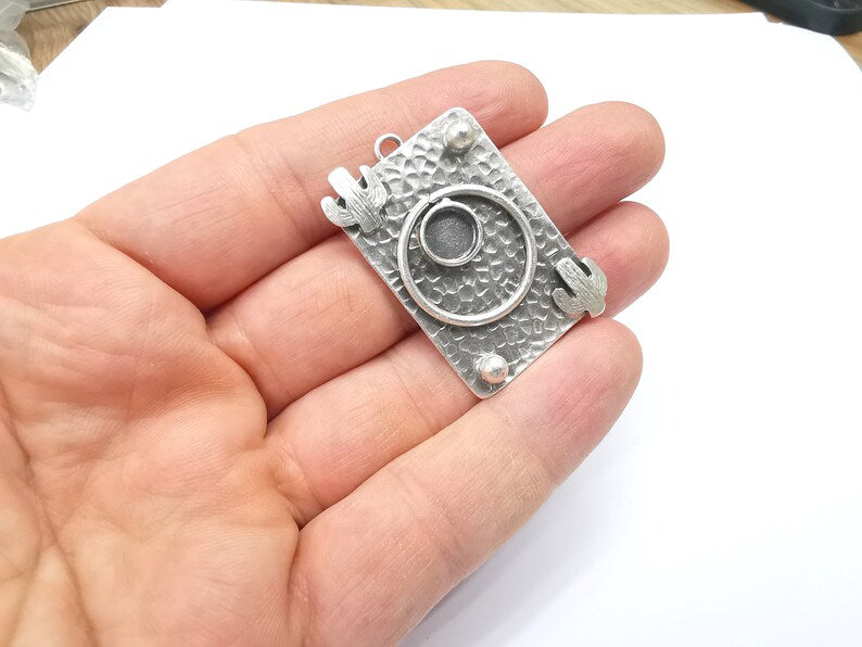 Cactus Charms, Desert Charms Blank Resin Bezel Mounting Cabochon Base Setting Antique Silver Plated Brass (6mm Blank) G34704