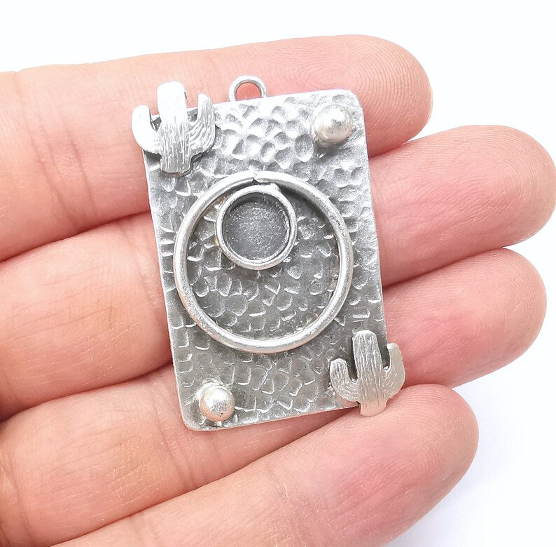 Cactus Charms, Desert Charms Blank Resin Bezel Mounting Cabochon Base Setting Antique Silver Plated Brass (6mm Blank) G34704