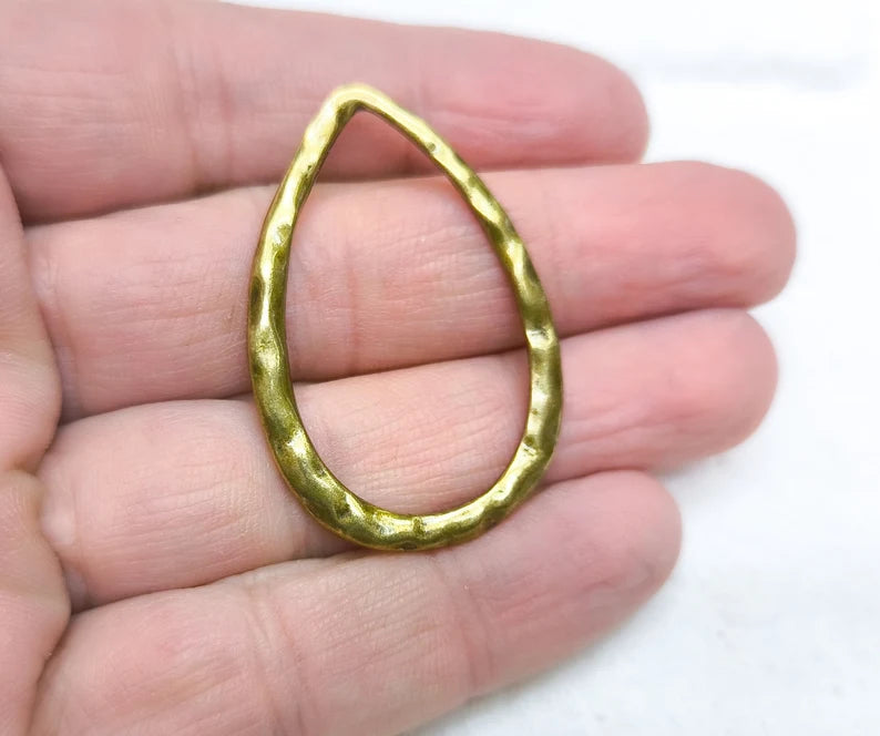2 Hammered Drop Charms, Findings Antique Bronze Plated (45x30mm) G34622