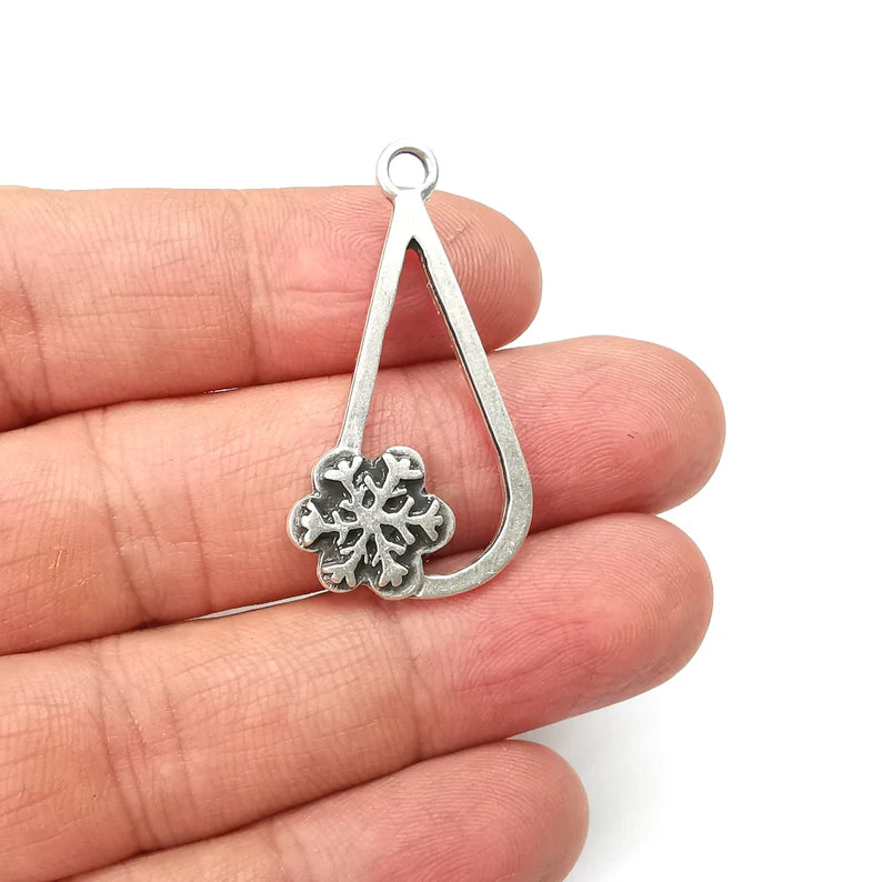 Snow Flake Drop Charms, Antique Silver Plated Charms (39x21mm) G34792