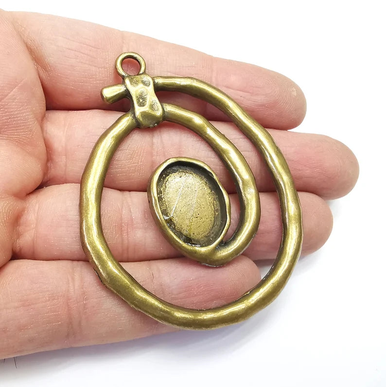 Hammered Swirl Pendant Resin Blank Antique Bronze Plated Pendant (70x54mm) (20x15mm Blank) G34673