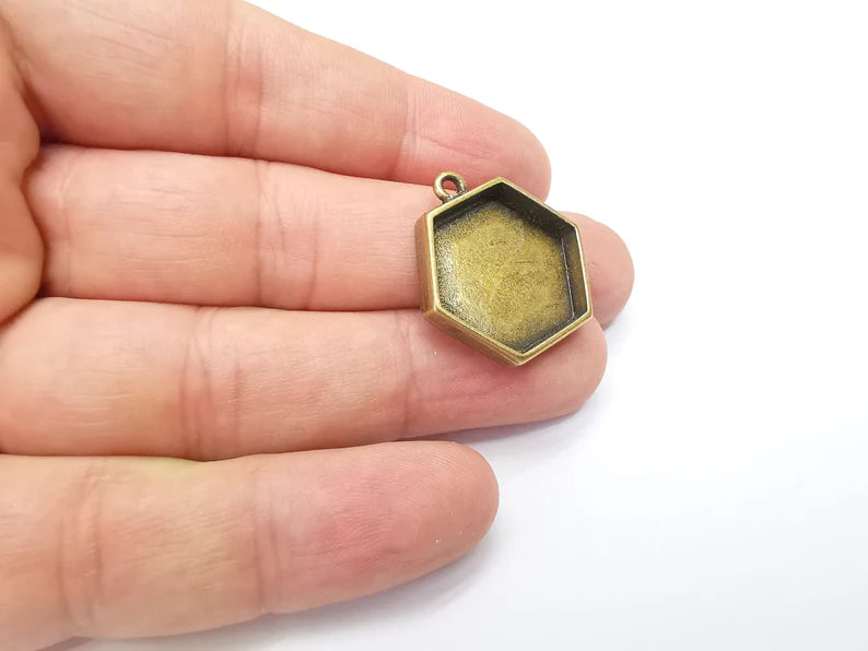 2 Hexagon Pendant Blanks, Resin Bezel Bases, Mosaic Mountings, Dry flower Frame, Polymer Clay base, Antique Bronze Plated (20mm) G34683