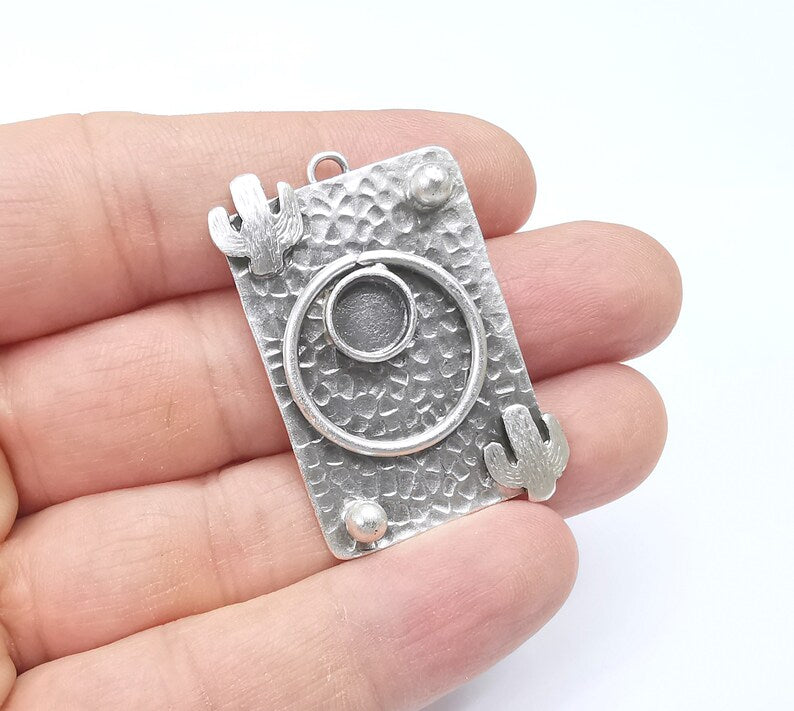 Cactus Charms, Desert Charms Blank Resin Bezel Mounting Cabochon Base Setting Antique Silver Plated Brass (6mm Blank) G34704