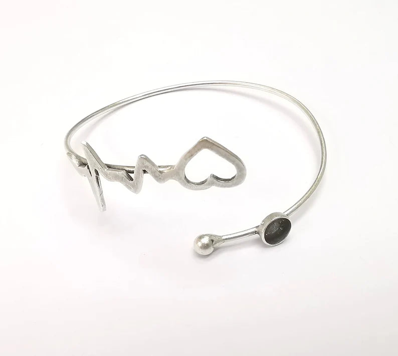 Heart Beat Bracelet Bezel, Pulse Cuff Resin Blank, Wristband Cabochon Base, Cabochon Mountings, Antique Silver Plated Brass (6mm) G34868