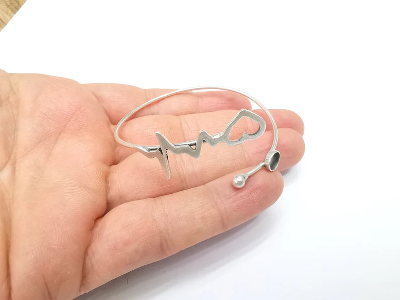 Heart Beat Bracelet Bezel, Pulse Cuff Resin Blank, Wristband Cabochon Base, Cabochon Mountings, Antique Silver Plated Brass (6mm) G34868