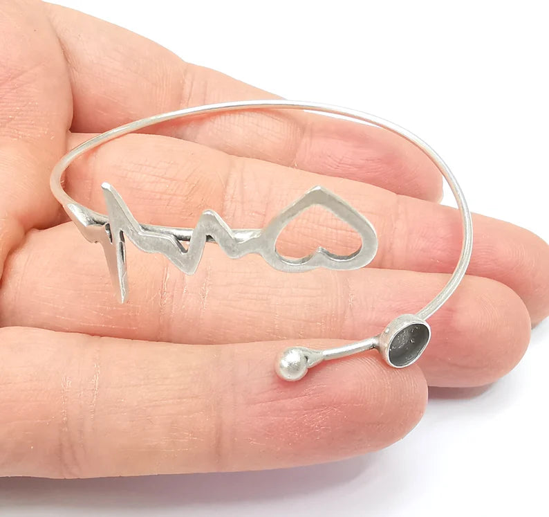 Heart Beat Bracelet Bezel, Pulse Cuff Resin Blank, Wristband Cabochon Base, Cabochon Mountings, Antique Silver Plated Brass (6mm) G34868