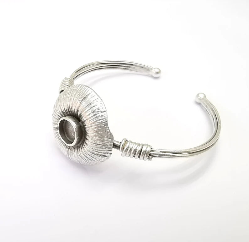 Wire Wrapped Bracelet Bezel, Wrap Cuff Resin Blank, Wristband Base, Cabochon Mountings, Adjustable Antique Silver Plated Brass (8mm) G34893