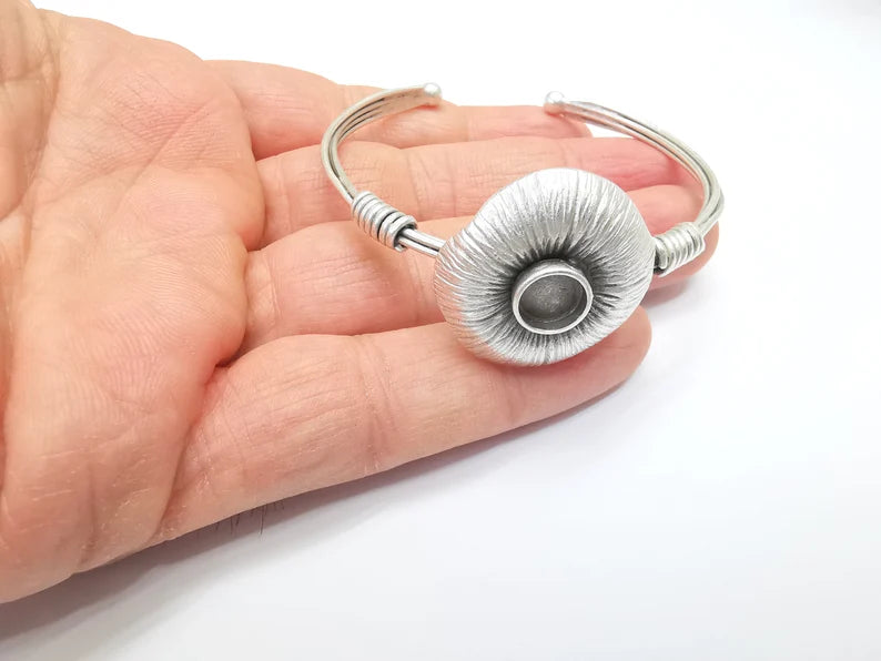 Wire Wrapped Bracelet Bezel, Wrap Cuff Resin Blank, Wristband Base, Cabochon Mountings, Adjustable Antique Silver Plated Brass (8mm) G34893