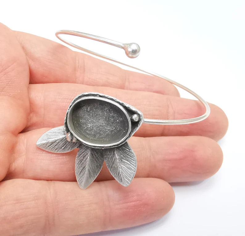 Wire Leaf Bracelet Bezel, Wrap Cuff Frame, Resin Blank, Wristband Cabochon Base, Adjustable Antique Silver Plated Brass 18x13mm G34897