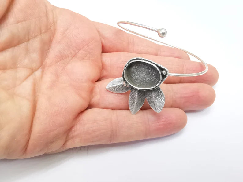 Wire Leaf Bracelet Bezel, Wrap Cuff Frame, Resin Blank, Wristband Cabochon Base, Adjustable Antique Silver Plated Brass 18x13mm G34897