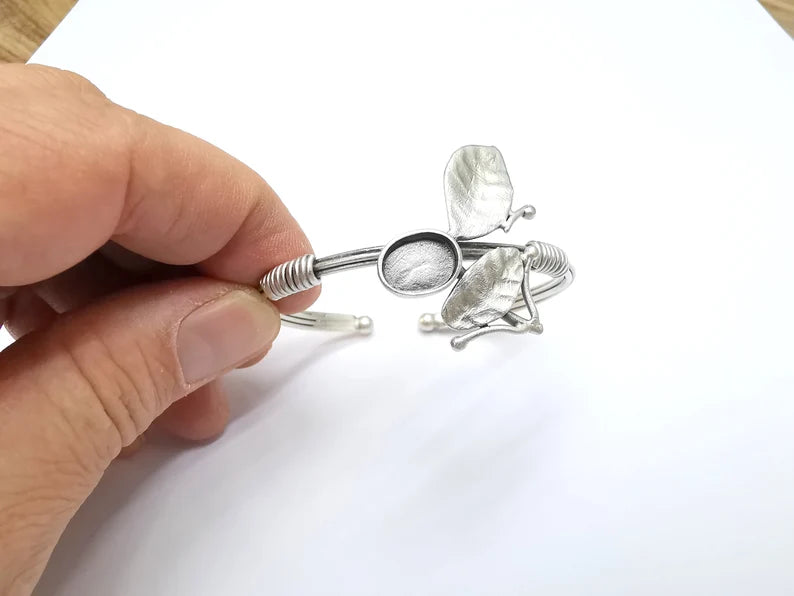 Leaf Bracelet Blank, Wire Wrapped Cuff, Bangle Bezel, Resin Blank, Wristband Cabochon Base, Adjustable Antique Silver Brass (11x8mm) G34926