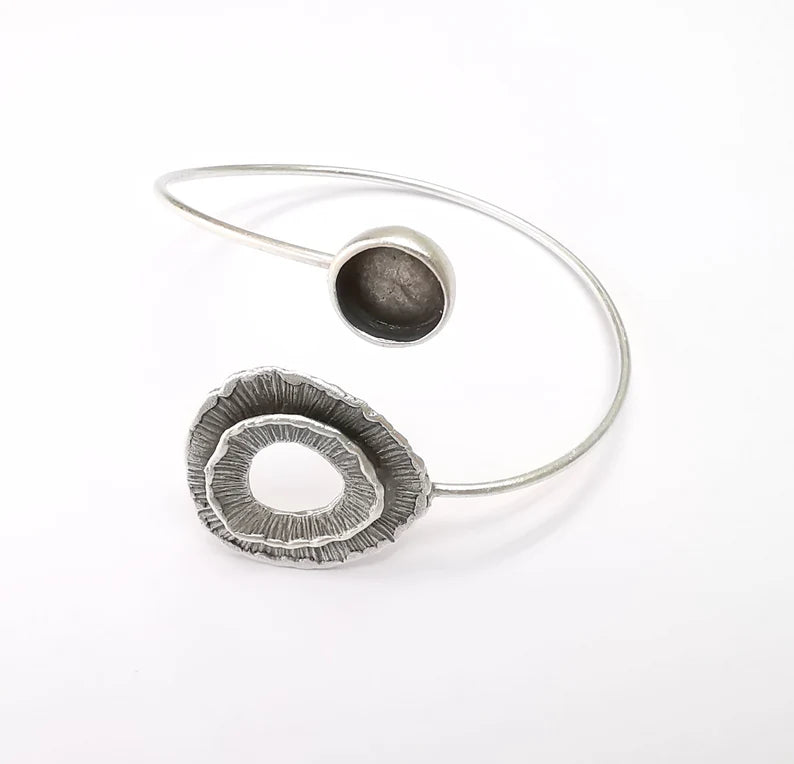 Wire Wrapped Bracelet Bezel, Wrap Cuff Resin Blank, Wristband Base, Cabochon Mountings, Adjustable Antique Silver Plated Brass (10mm) G34933