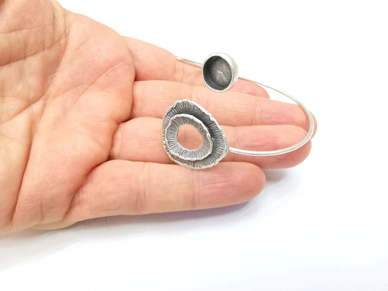 Wire Wrapped Bracelet Bezel, Wrap Cuff Resin Blank, Wristband Base, Cabochon Mountings, Adjustable Antique Silver Plated Brass (10mm) G34933