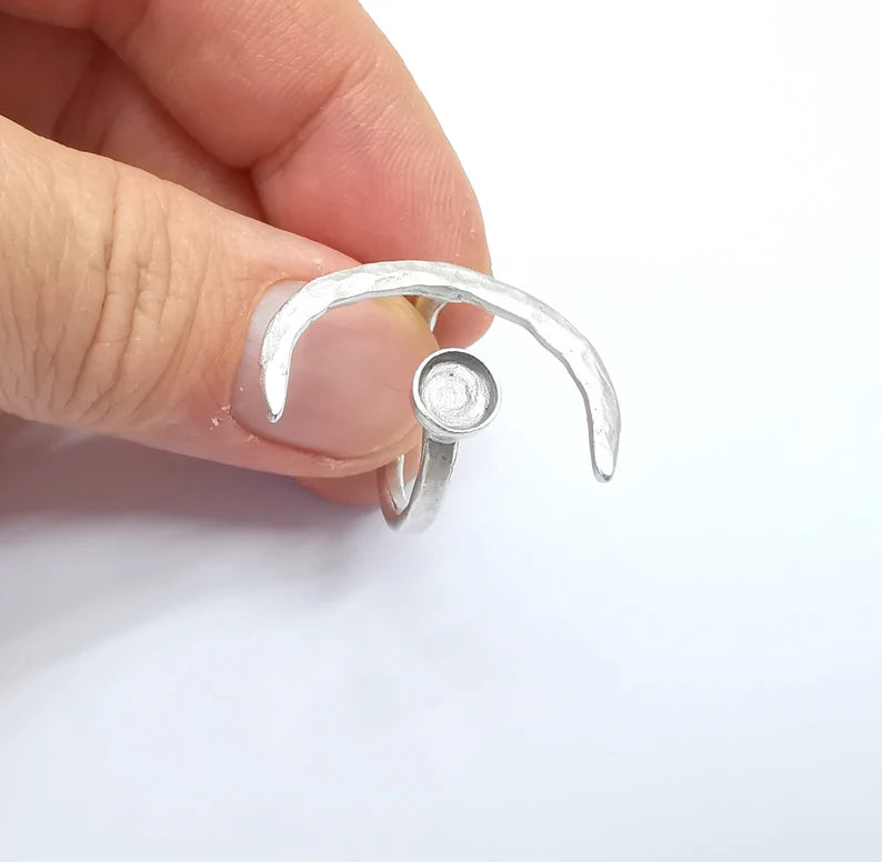 Crescent Ring Setting, Moon Ring, Celestial Ring, Cabochon Blank, Resin Bezel, Base Frame, Adjustable Antique Silver Plated Brass 6mm G34937