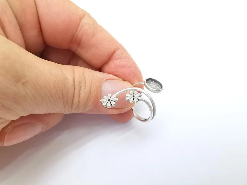 Flower Wrap Ring Setting, Cabochon Blank, Resin Bezel, inlay Mounting, Epoxy Frame Base, Adjustable Antique Silver Plated Brass 8x6mm G34946